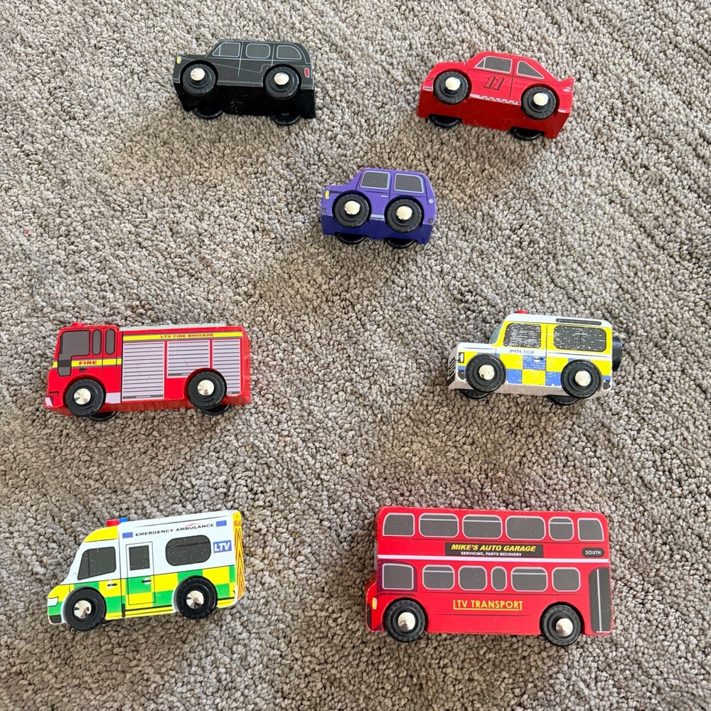 Le Toy Van London Car Set- 7 iconic London sustainable wooden toy vehicles
